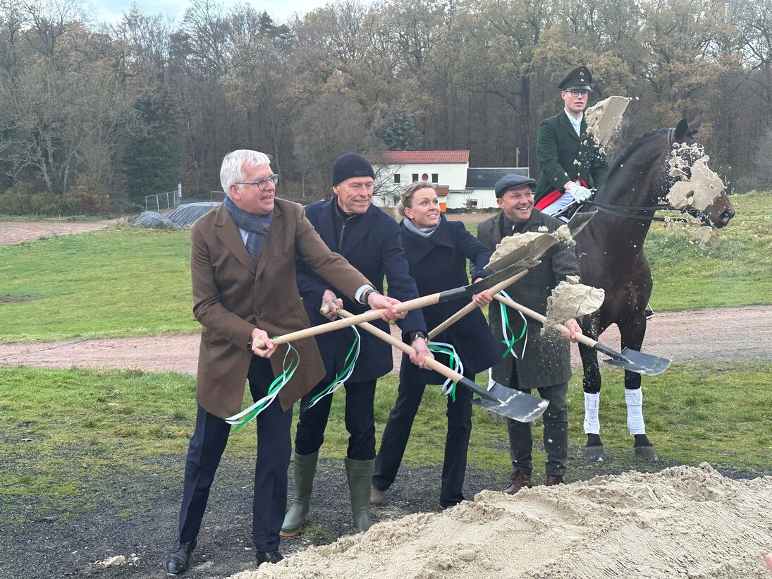 Spatenstich für neue Multifunktionsreithalle des Landgestütes Moritzburg