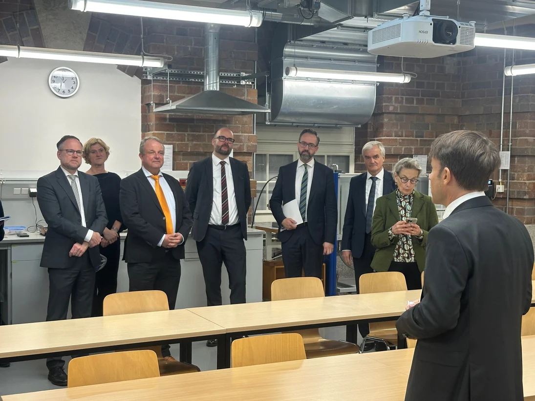 Übergabe Beyer-Bau der TU Dresden