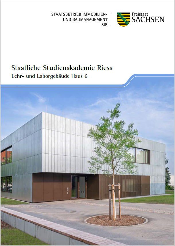 Titelbild des Faltblattes Staatliche Studienakademie Riesa